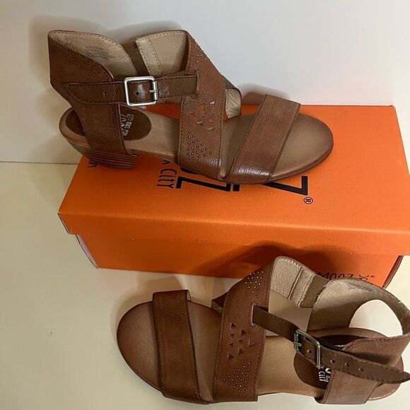 NIB- Miz Mooz Leather Wide Width Heeled Sandals - Cienna - Picture 7 of 8